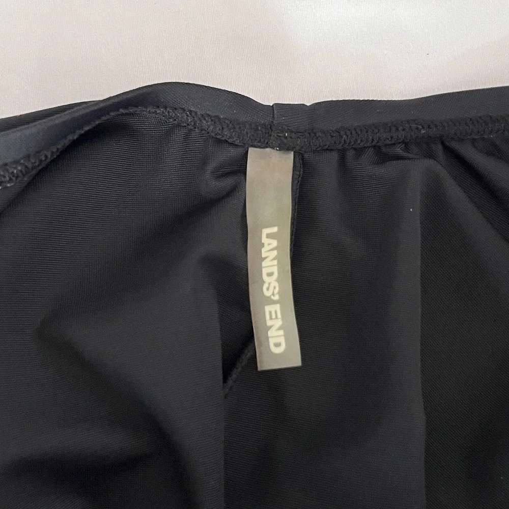 Lands End Slender Suit Wrap‎ One-Piece Swimsuit 16D Black Firms Shapes Vacation